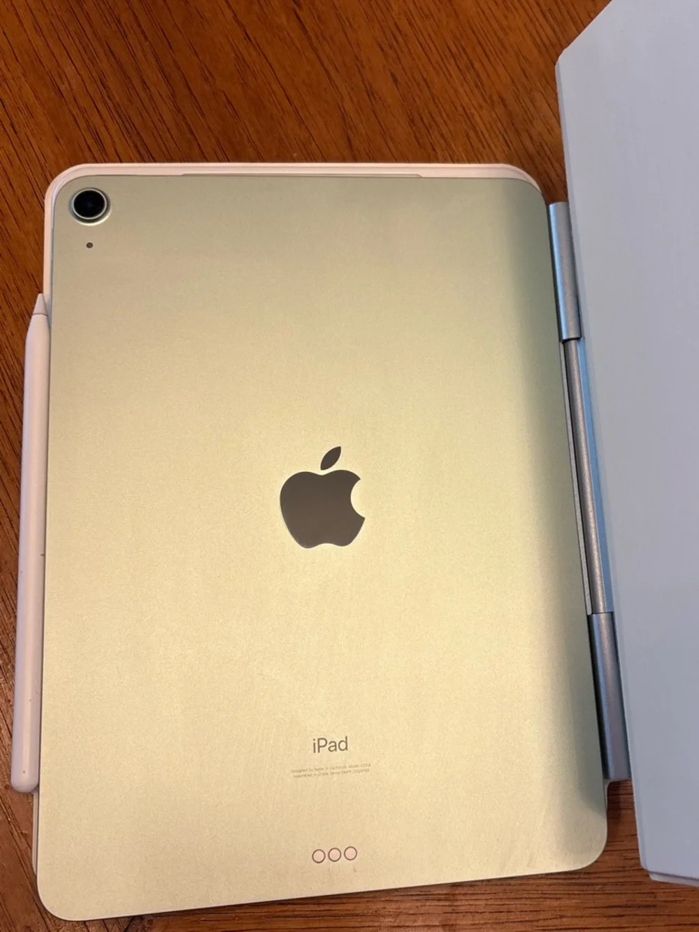 Apple iPad Air 4th Generation with Typecase